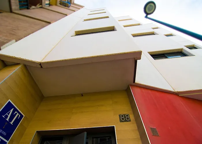 Apartamentos 16:9 Playa Suites