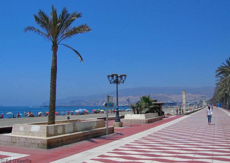16:9 Playa * Almería